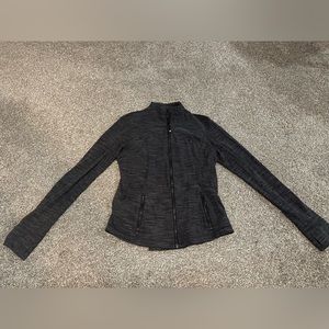 Women’s lululemon zip up us 6